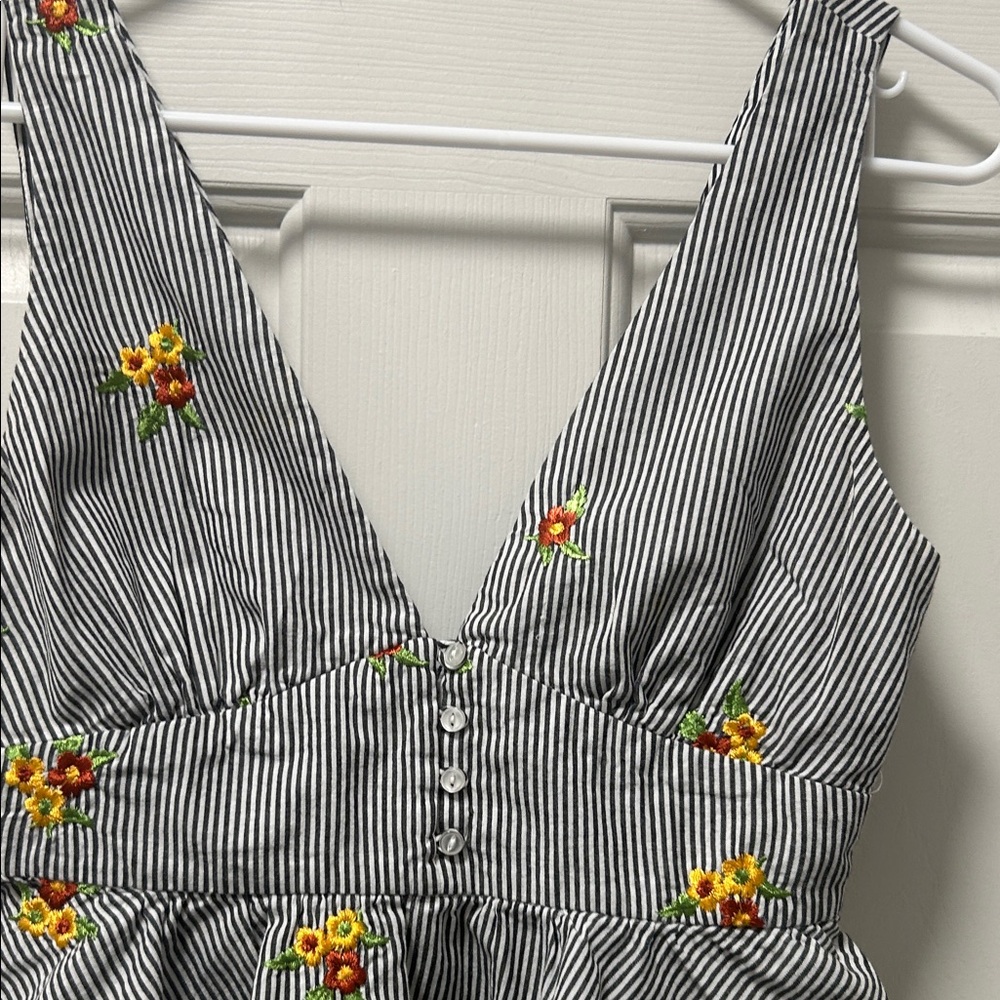 Forever 21 Contemporary Striped Floral Embroidered Babydoll Peplum Top Size S - Picture 3 of 14
